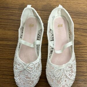 Girls Kids H &M Ivory Lace Ballet  Dress Flat Shoes Size 13 0685358 9 37 1637